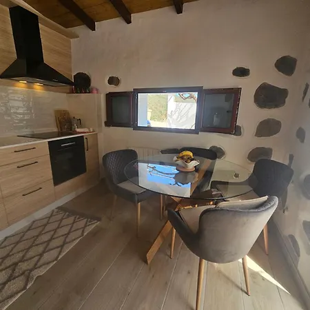 Amada * Vega de San Mateo